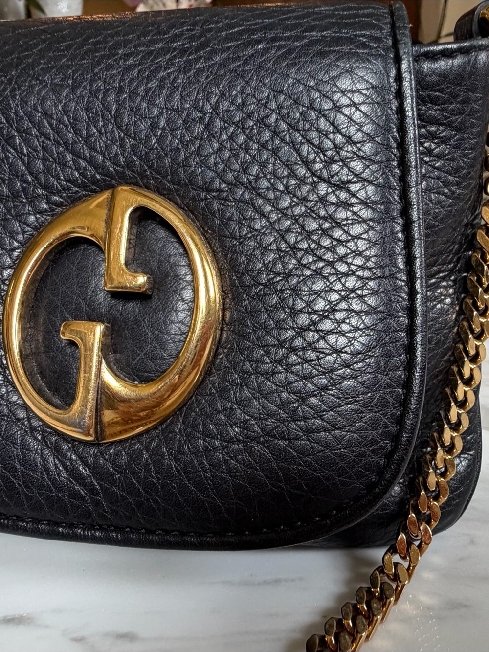 Gucci Black Pebbled Leather Crossbody with Gold GG Hardware - Picture 4 of 11